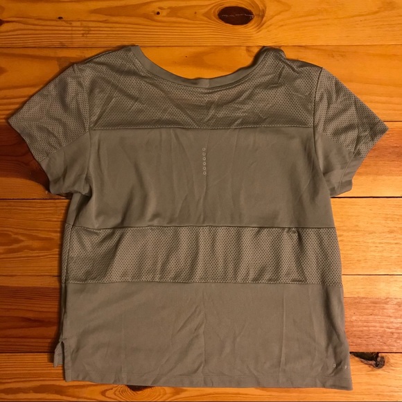 Nike Silver Dri Fit Running Top, EUC, M - Picture 11 of 13